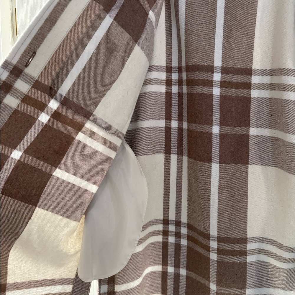 Banana Republic Tan and Cream Plaid Utility Jacket - Picture 4 of 9